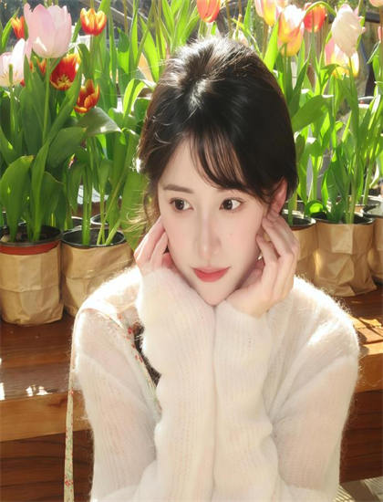 全新视角看《盲眼的淑则老师》：冒险片的的叙事技巧与导演风格——东方与西方的碰撞