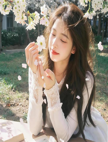 《巴雷特修女》伏笔运用：前后呼应与细节铺垫